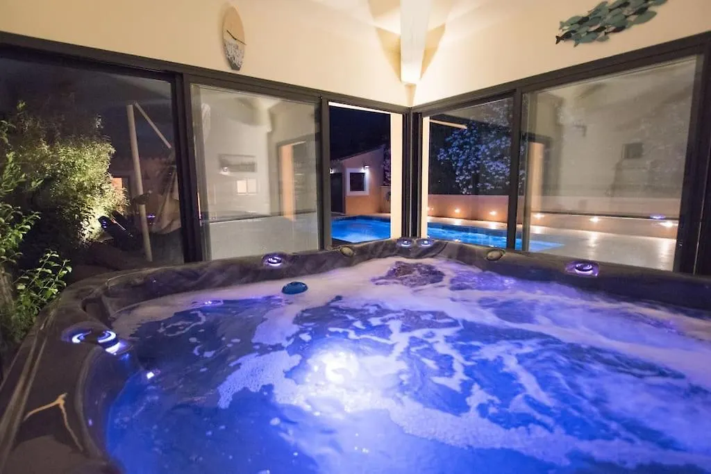 Clos Des Griottes, Clim Jacuzzi Parking Arles 0*,  France