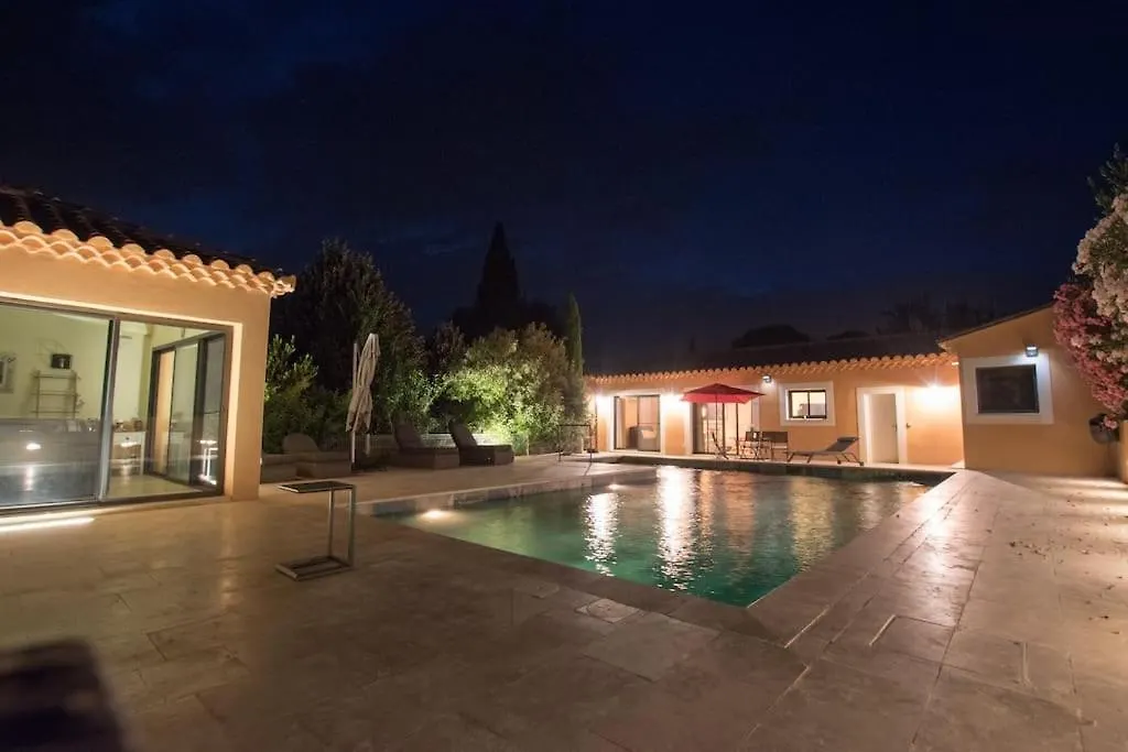 Clos Des Griottes, Clim Jacuzzi Parking Arles Holiday home
